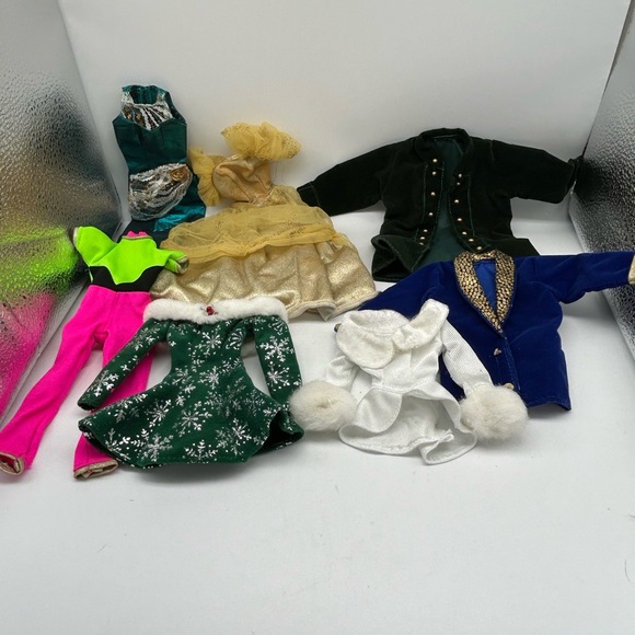 Lot of 7 doll clothes one Green Barbie - Picture 7 of 7